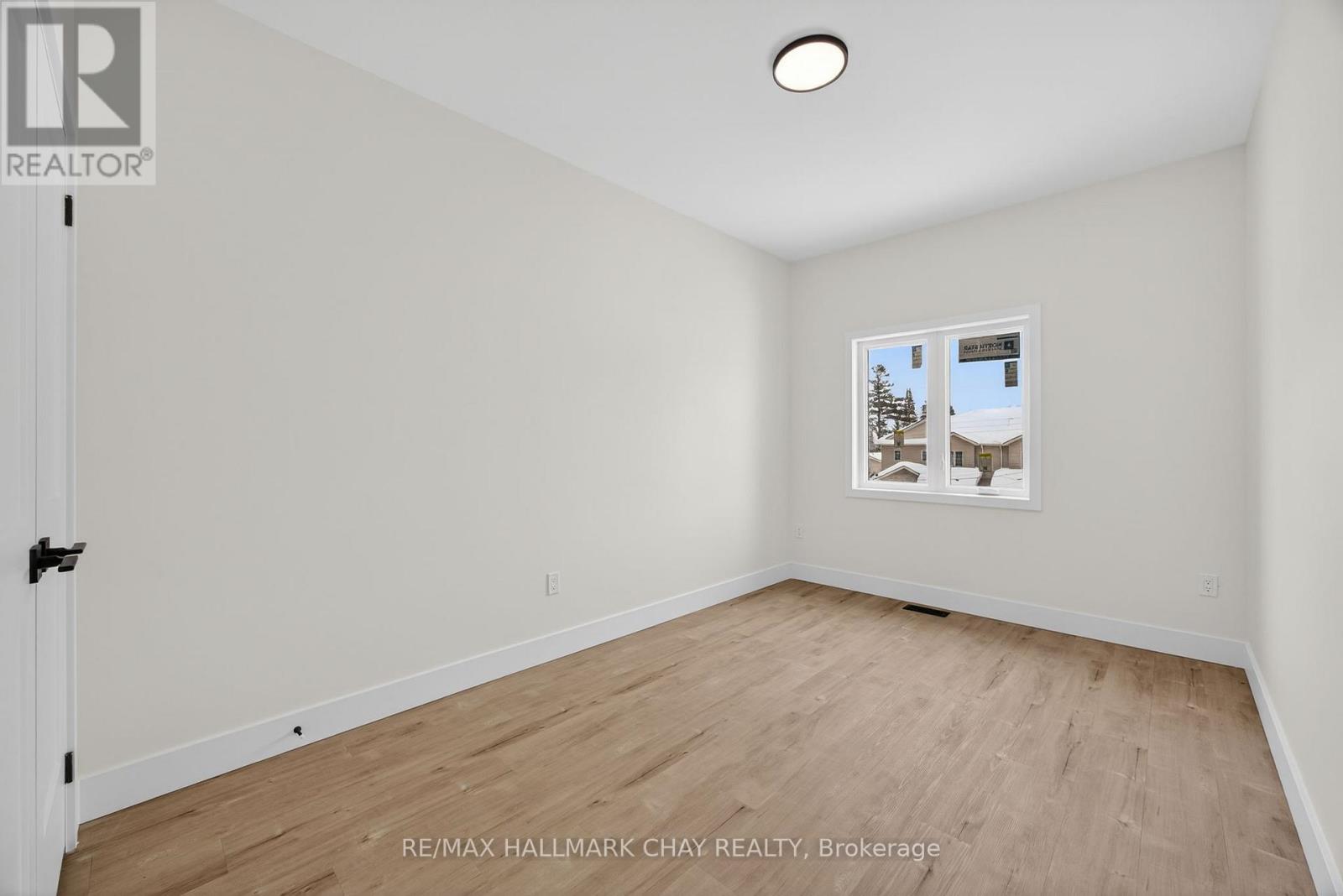 28 Rose Avenue, Orillia, Ontario  L3V 6B4 - Photo 32 - S12891102