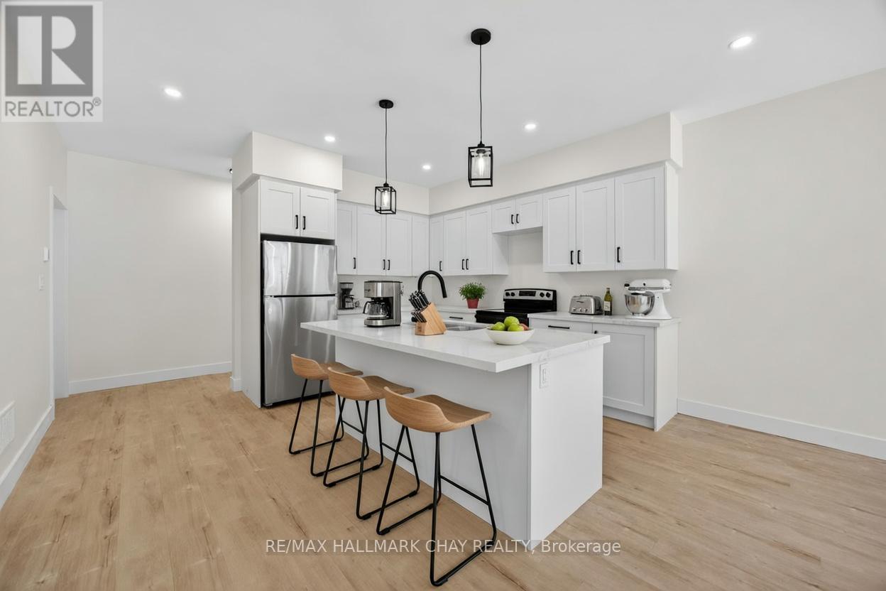 28 Rose Avenue, Orillia, Ontario  L3V 6B4 - Photo 5 - S12891102