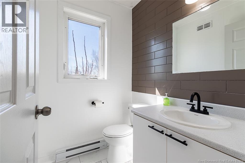 34 Rennick Road, Moncton, New Brunswick  E1G 2G8 - Photo 13 - NB136128