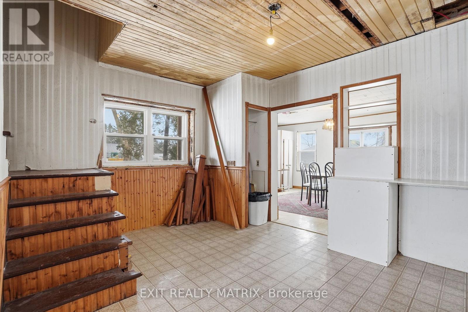 21888 Laggan-Glenelg Road, North Glengarry, Ontario K0B 1E0 - Photo 12 - X12885830