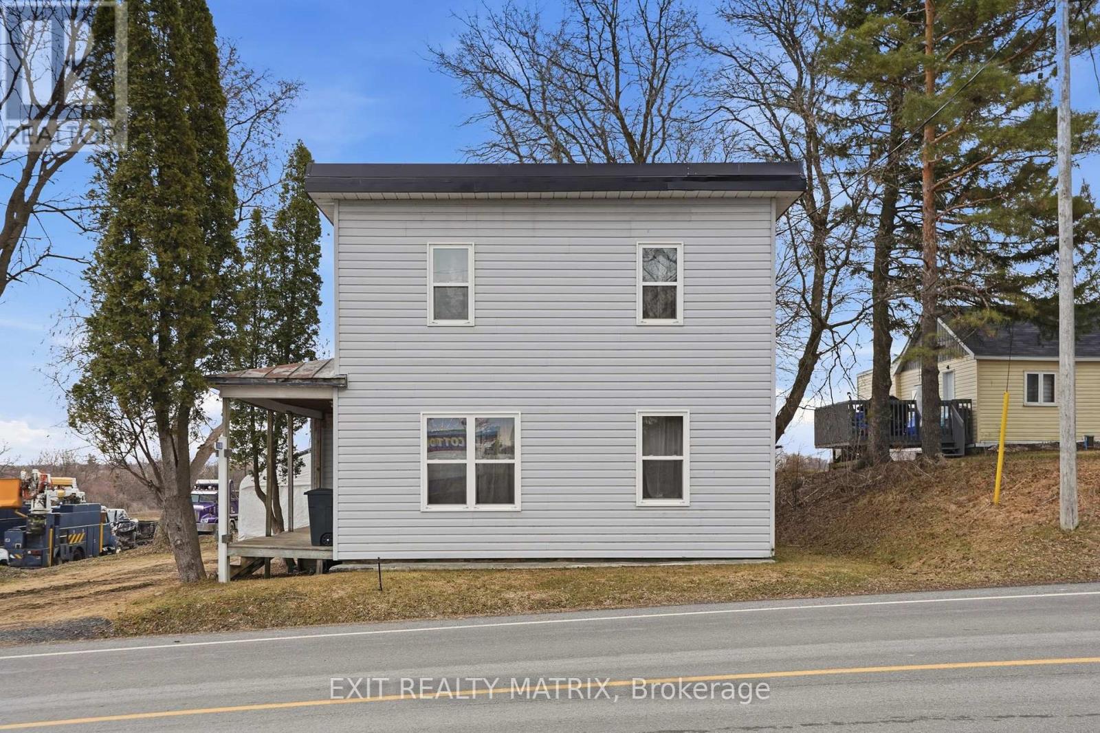 21888 Laggan-Glenelg Road, North Glengarry, Ontario K0B 1E0 - Photo 2 - X12885830