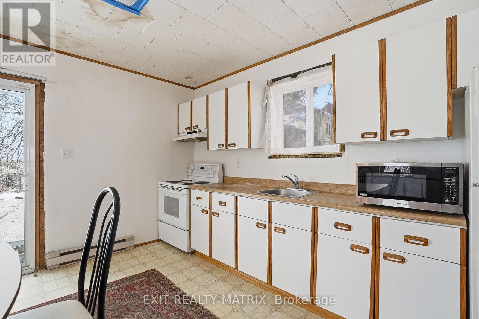 21888 Laggan-Glenelg Road, North Glengarry, Ontario K0B 1E0 - Photo 19 - X12885830