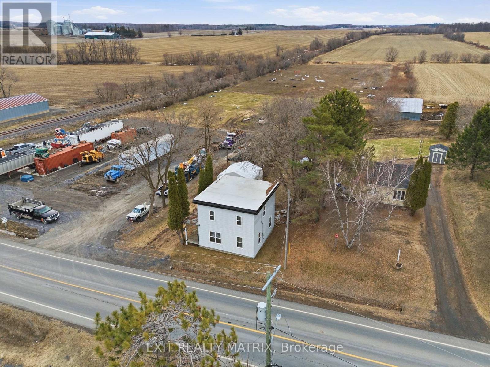 21888 Laggan-Glenelg Road, North Glengarry, Ontario K0B 1E0 - Photo 6 - X12885830