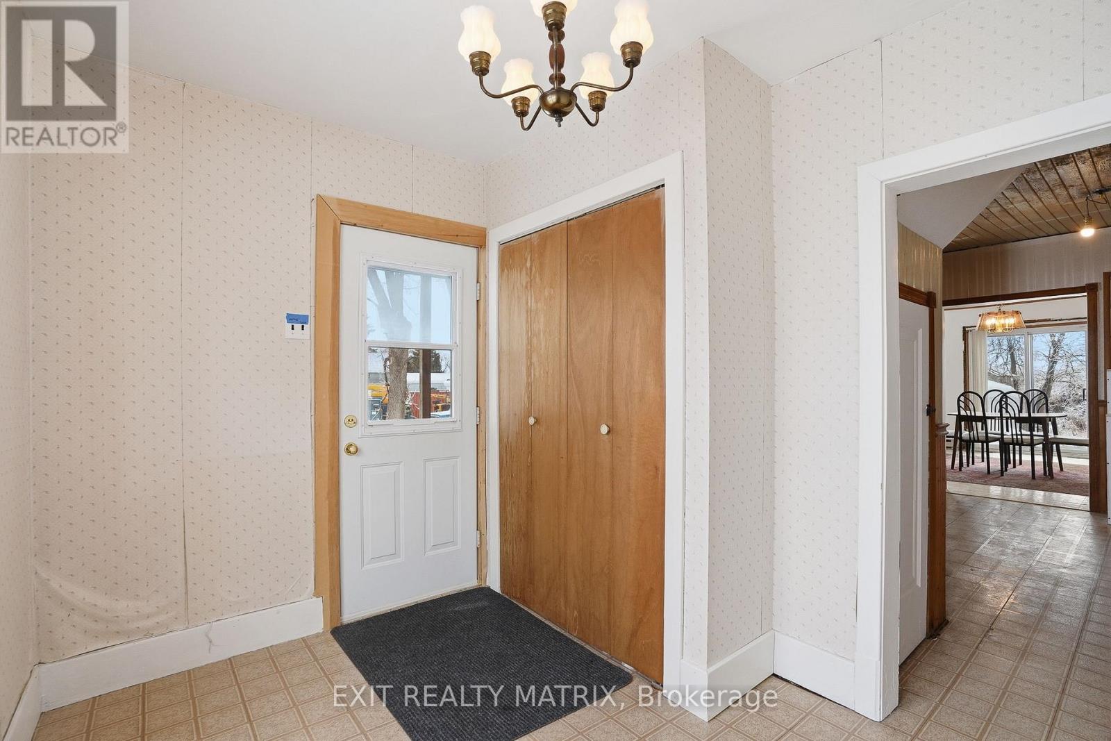 21888 Laggan-Glenelg Road, North Glengarry, Ontario K0B 1E0 - Photo 9 - X12885830