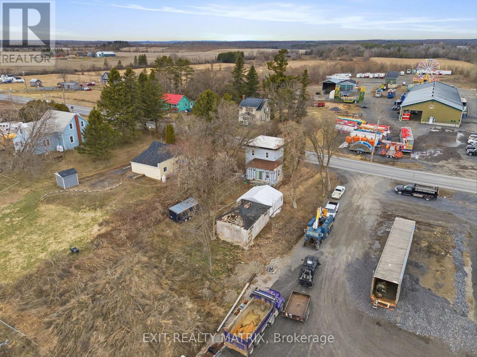 21888 Laggan-Glenelg Road, North Glengarry, Ontario K0B 1E0 - Photo 8 - X12885830