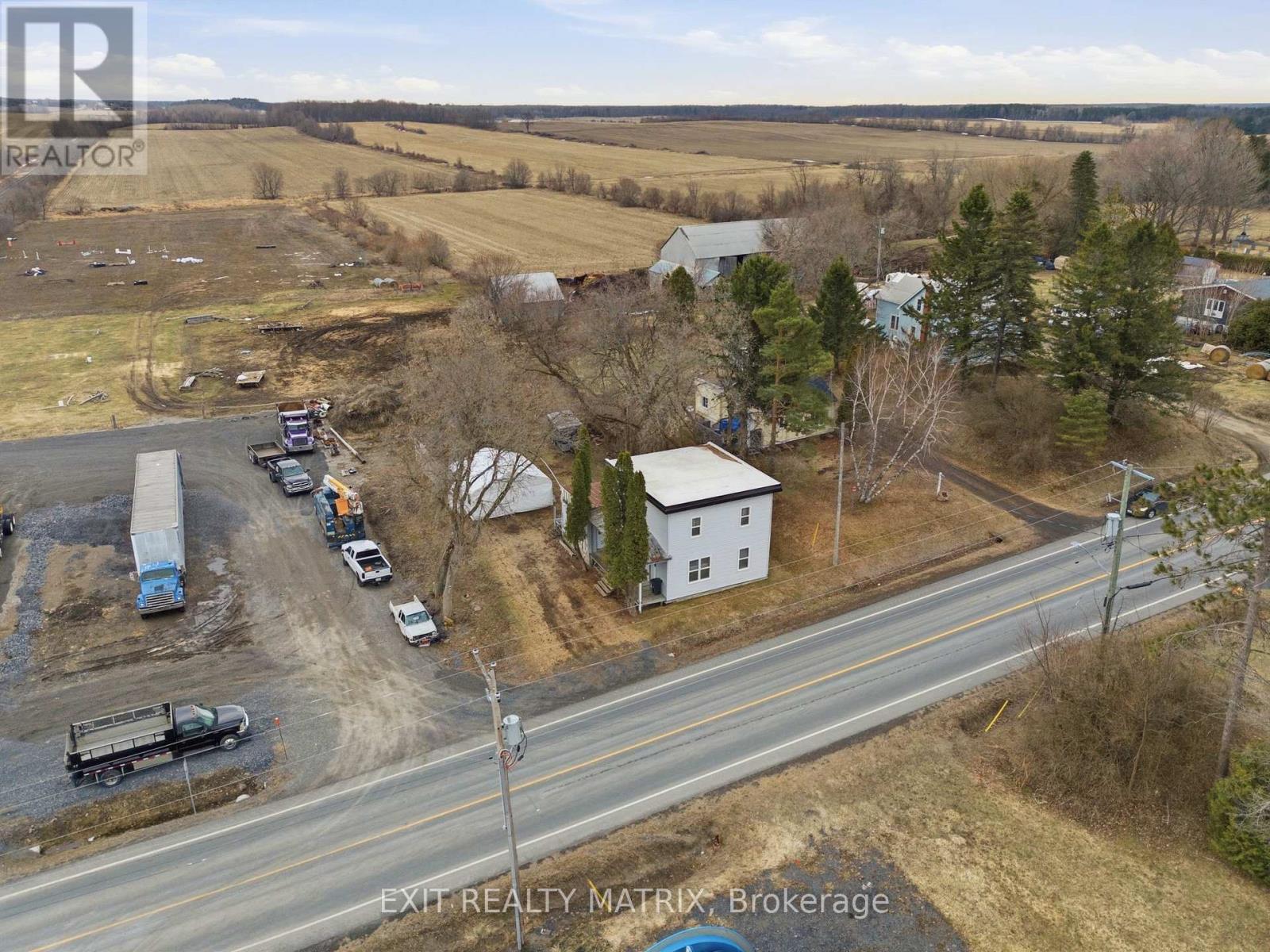 21888 Laggan-Glenelg Road, North Glengarry, Ontario K0B 1E0 - Photo 7 - X12885830