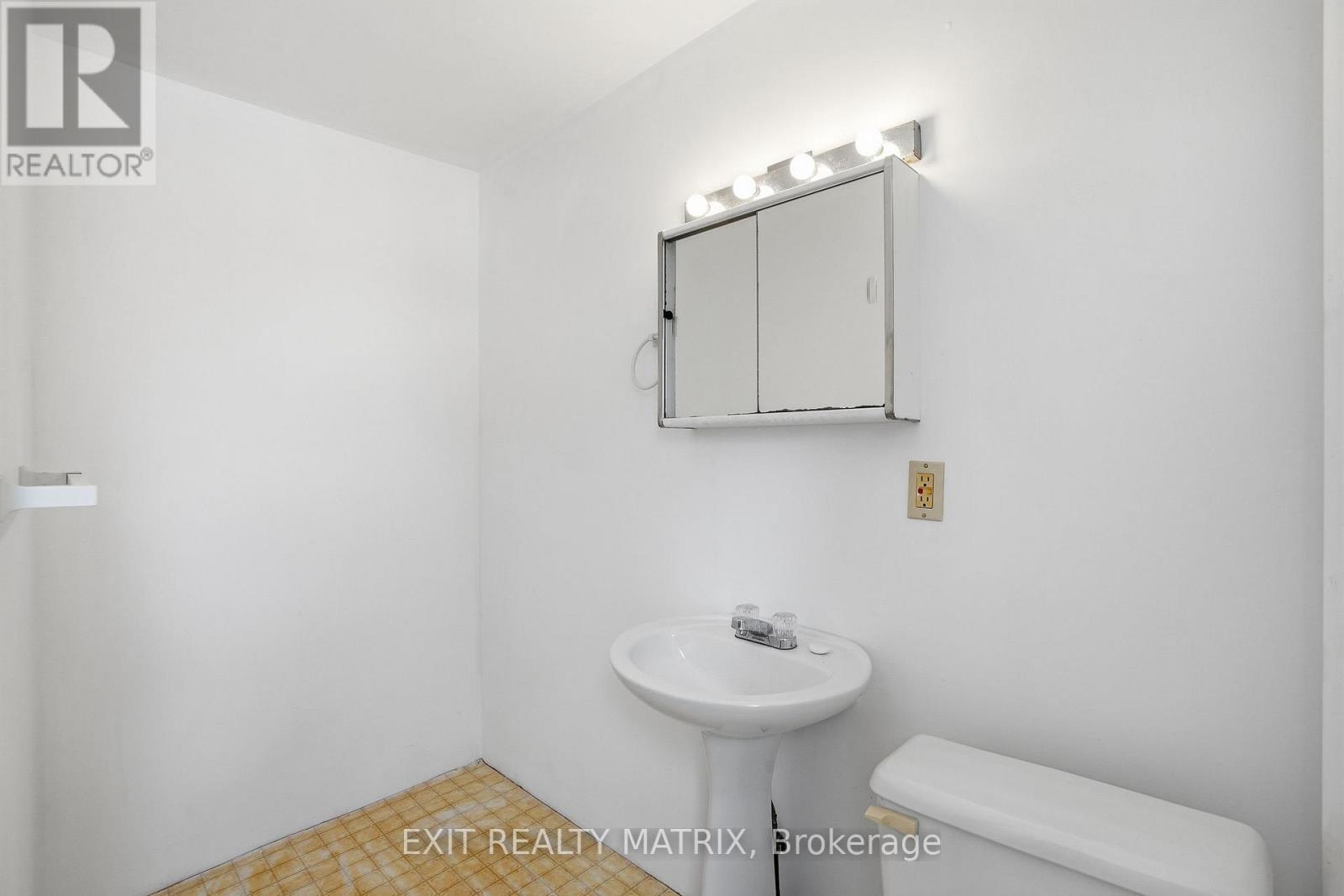 21888 Laggan-Glenelg Road, North Glengarry, Ontario K0B 1E0 - Photo 27 - X12885830