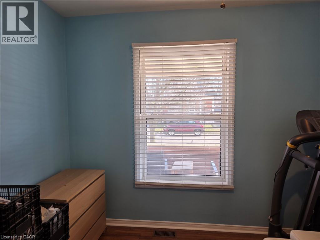 182 Marlborough Street, Brantford, Ontario  N3S 4S9 - Photo 3 - 40820079