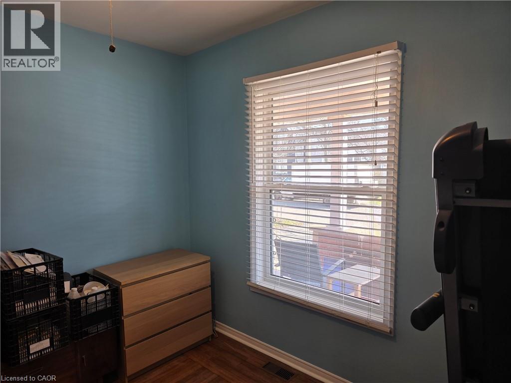 182 Marlborough Street, Brantford, Ontario  N3S 4S9 - Photo 4 - 40820079