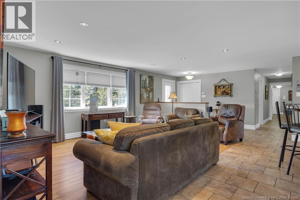 735 Hillcrest Road, Saint John, New Brunswick  E2N 2B6 - Photo 6 - NB137029