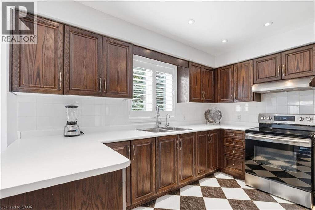 54 Woodcrest Court, Kitchener, Ontario  N2P 2K2 - Photo 14 - 40819862