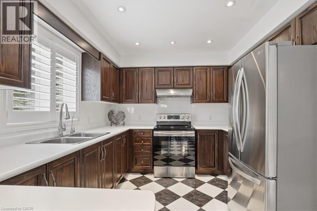 54 Woodcrest Court, Kitchener, Ontario  N2P 2K2 - Photo 15 - 40819862