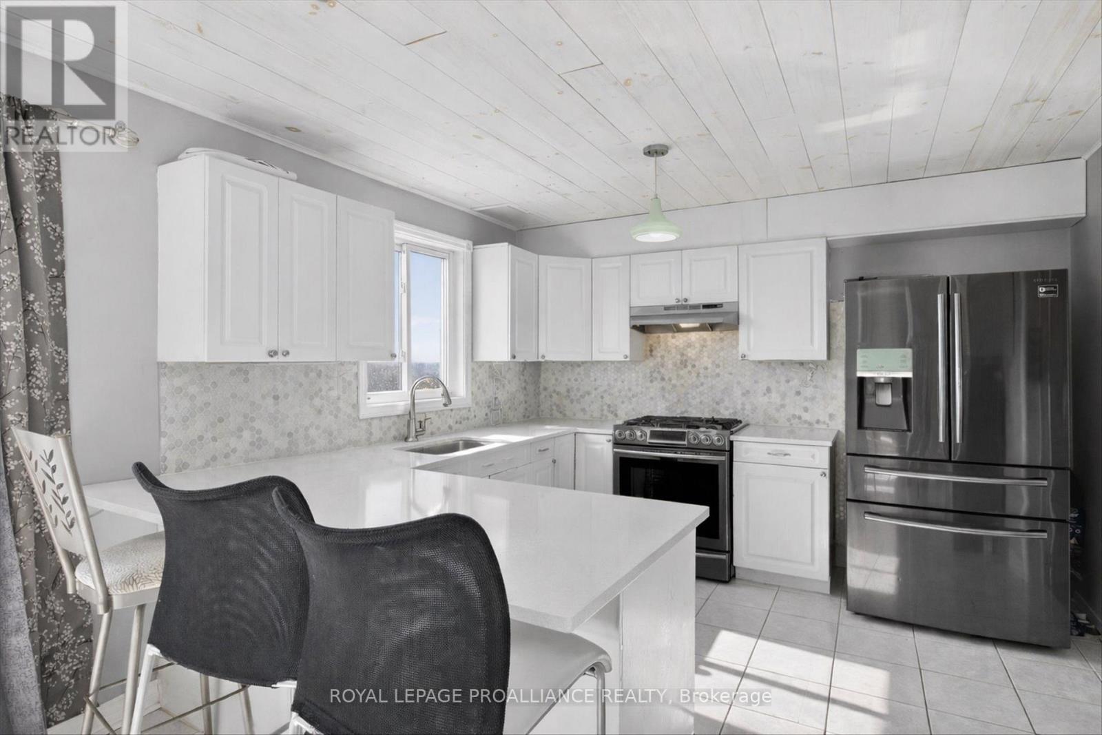 1539 Cherryhill Road, Peterborough, Ontario  K9K 1A7 - Photo 11 - X12989544