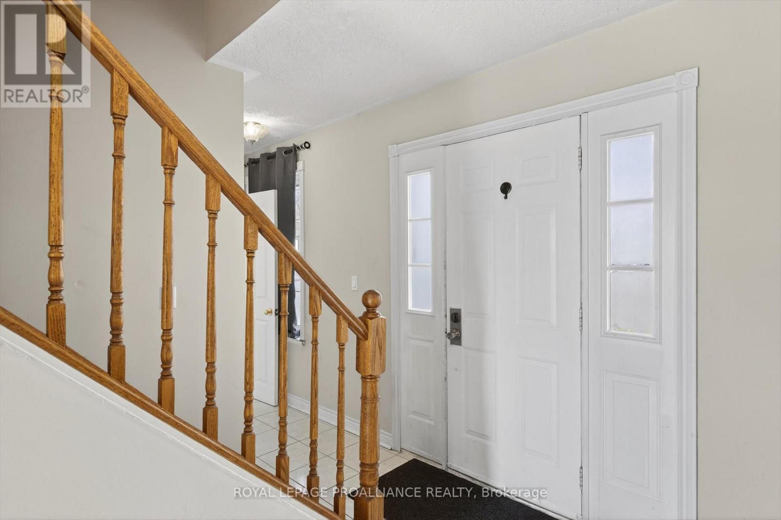 1539 Cherryhill Road, Peterborough, Ontario  K9K 1A7 - Photo 4 - X12989544