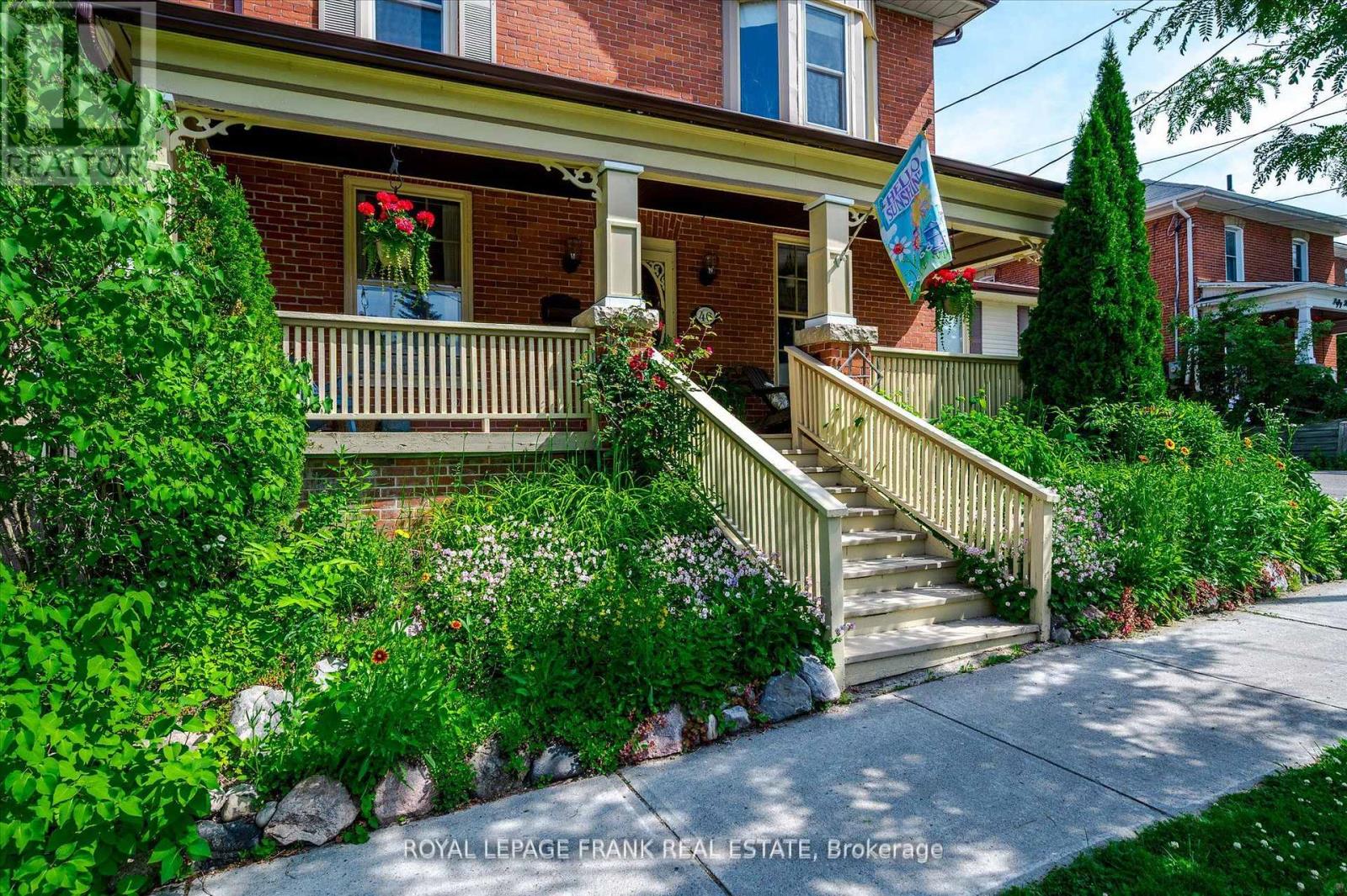 46 Sophia Street, Peterborough, Ontario  K9H 1E1 - Photo 2 - X12989548