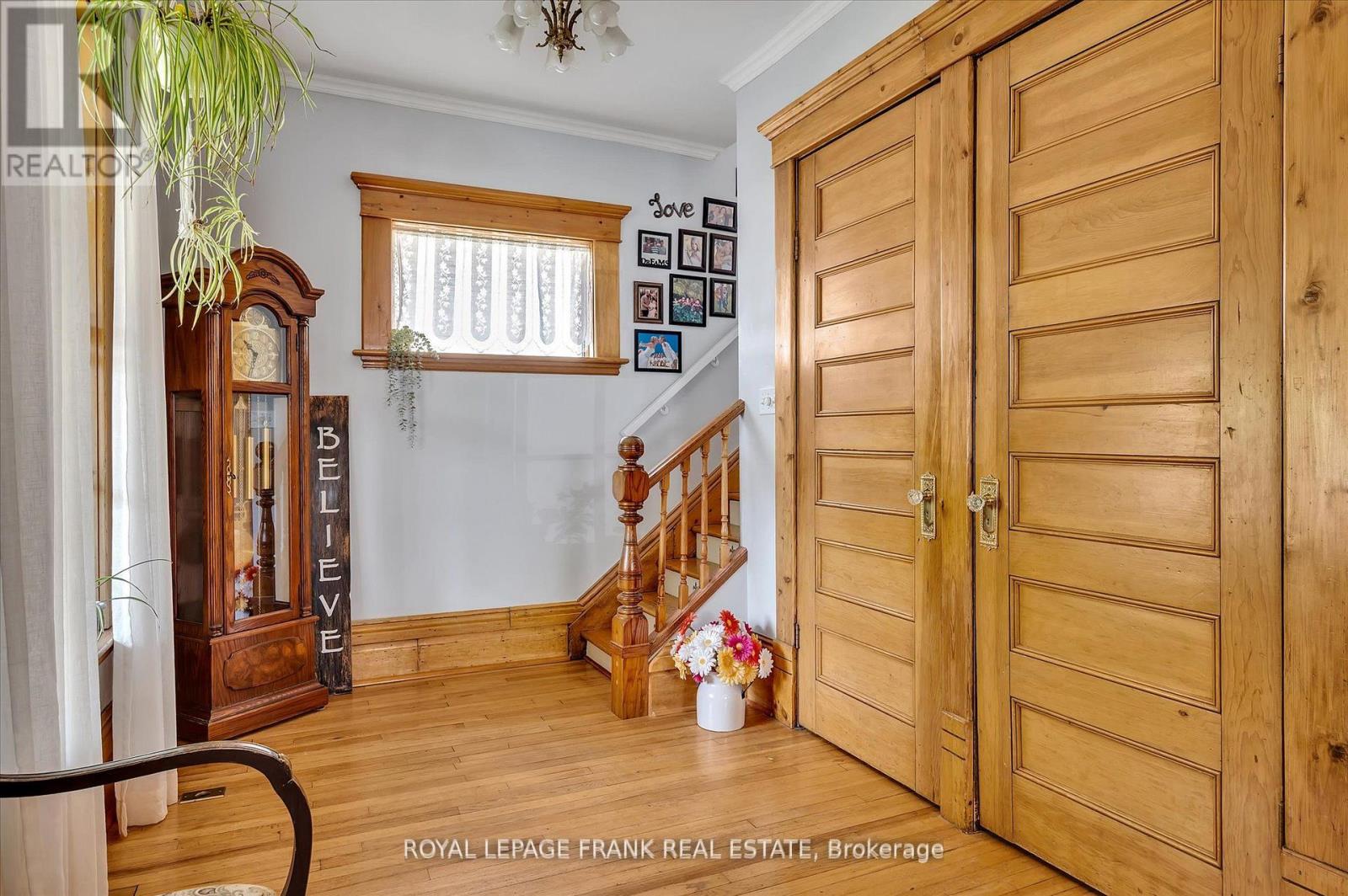 46 Sophia Street, Peterborough, Ontario  K9H 1E1 - Photo 5 - X12989548