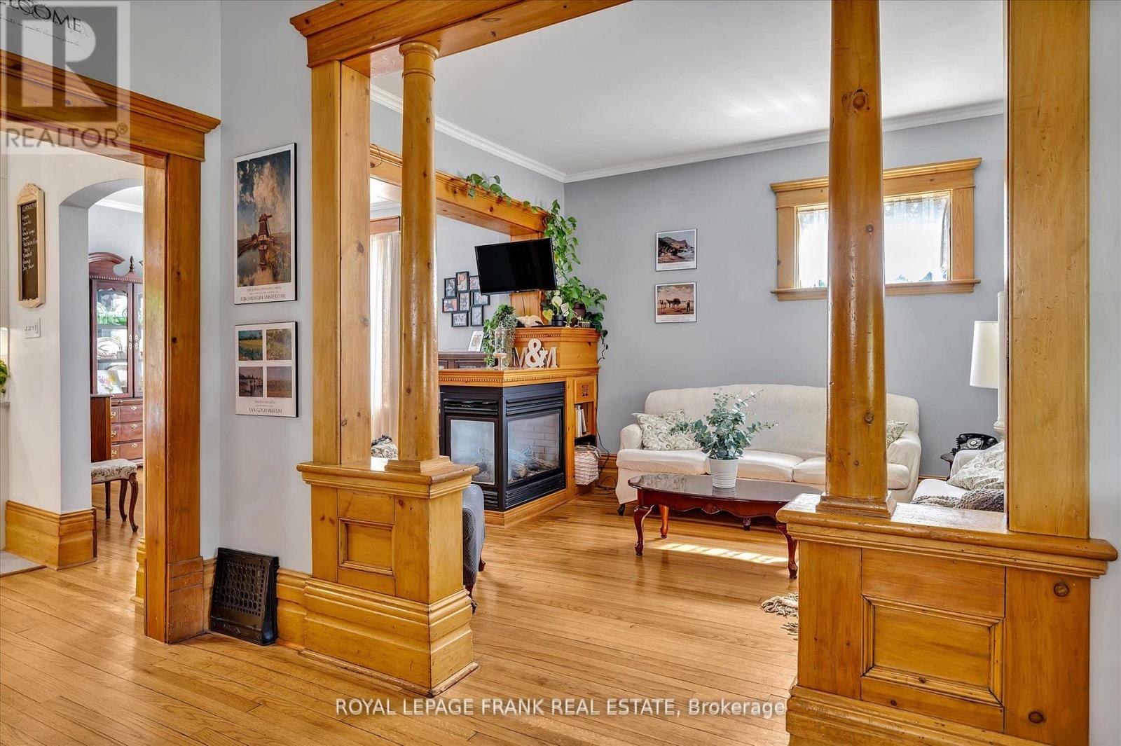 46 Sophia Street, Peterborough, Ontario  K9H 1E1 - Photo 6 - X12989548