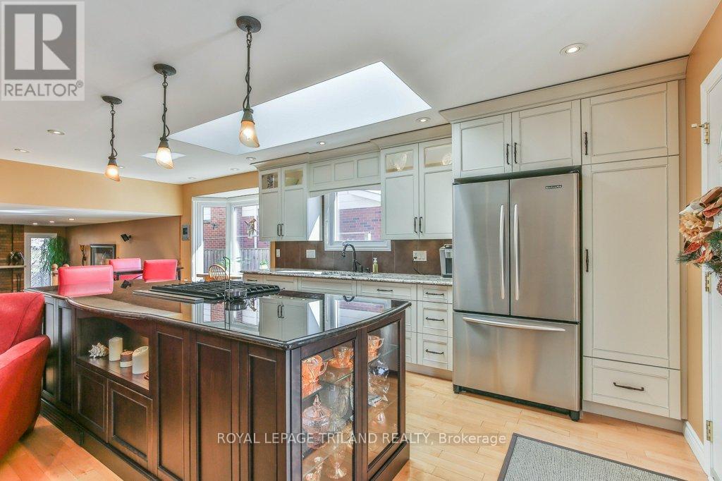 1221 Glenora Drive, London North, Ontario  N5X 2P6 - Photo 11 - X12989572