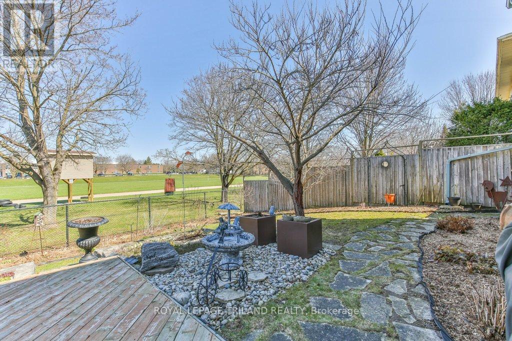 1221 Glenora Drive, London North, Ontario  N5X 2P6 - Photo 42 - X12989572