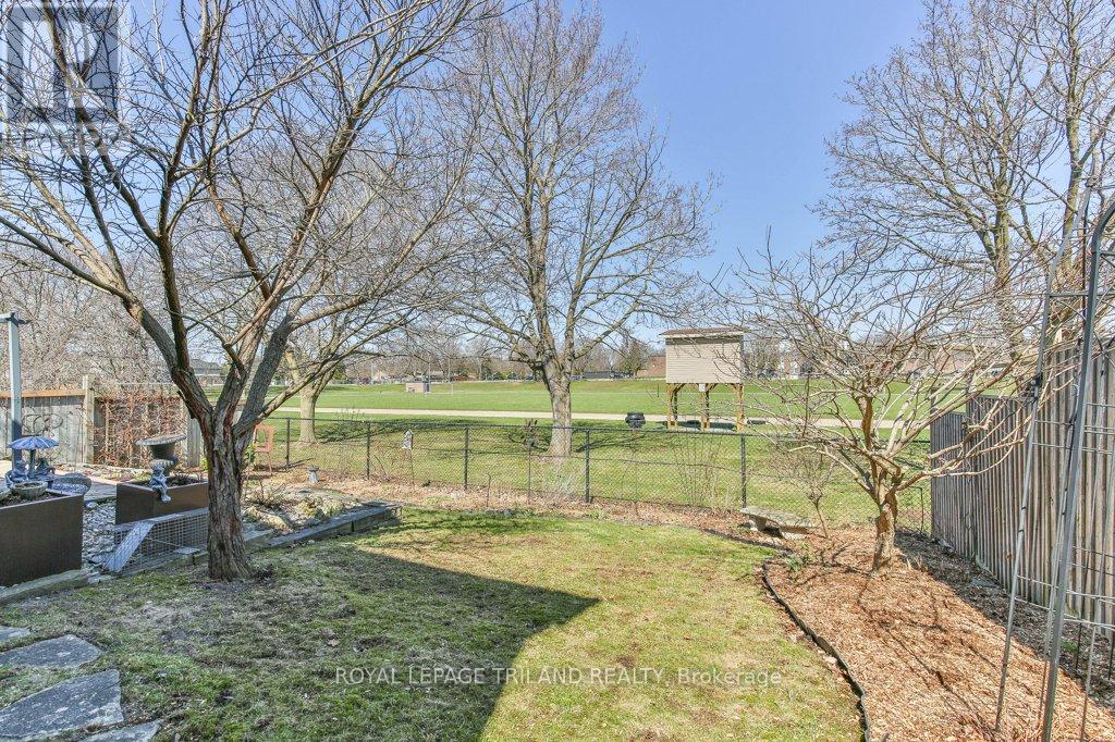 1221 Glenora Drive, London North, Ontario  N5X 2P6 - Photo 47 - X12989572