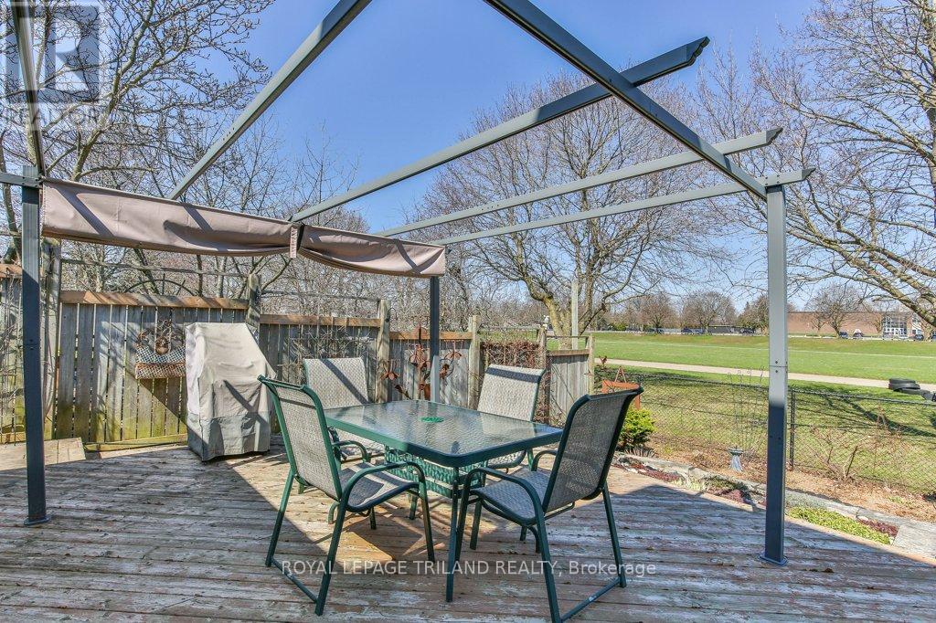 1221 Glenora Drive, London North, Ontario  N5X 2P6 - Photo 48 - X12989572