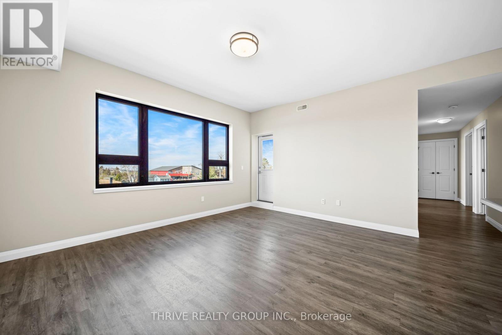 303 - 263 Butler Street, Lucan Biddulph, Ontario N0M 2J0 - Photo 10 - X12989746