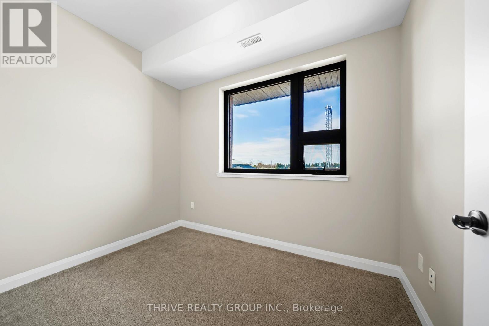 303 - 263 Butler Street, Lucan Biddulph, Ontario N0M 2J0 - Photo 16 - X12989746