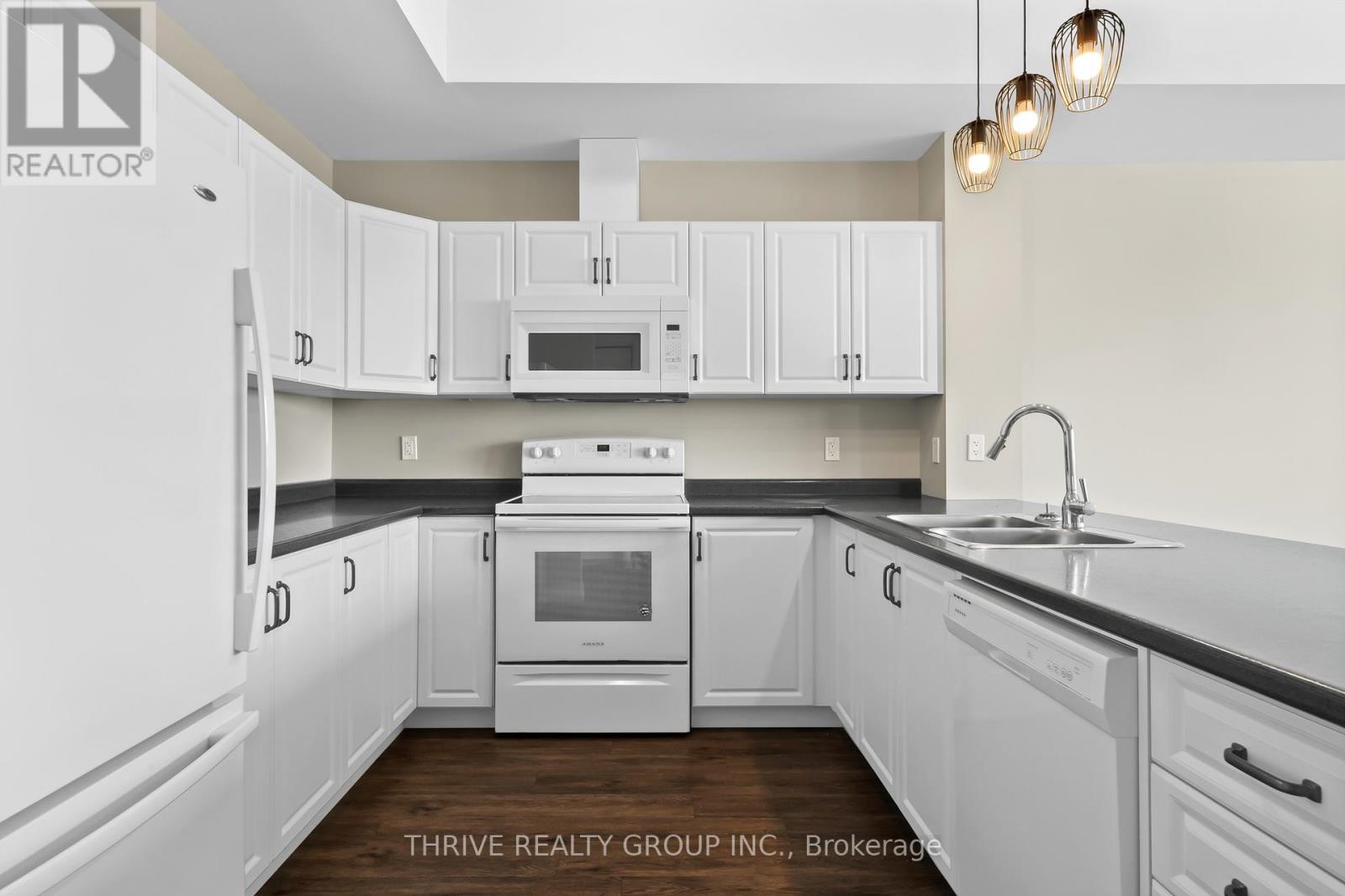 303 - 263 Butler Street, Lucan Biddulph, Ontario N0M 2J0 - Photo 5 - X12989746