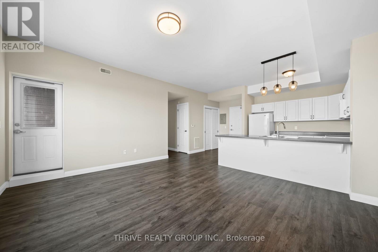 303 - 263 Butler Street, Lucan Biddulph, Ontario N0M 2J0 - Photo 9 - X12989746