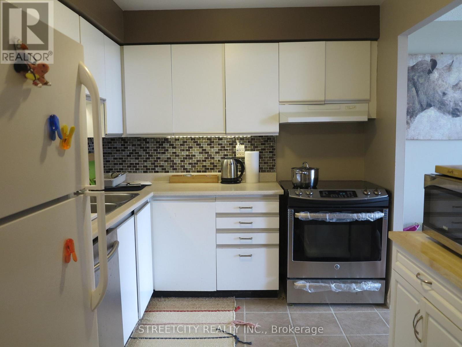 610 - 127 Belmont Drive, London South, Ontario  N6J 4J7 - Photo 7 - X12989762