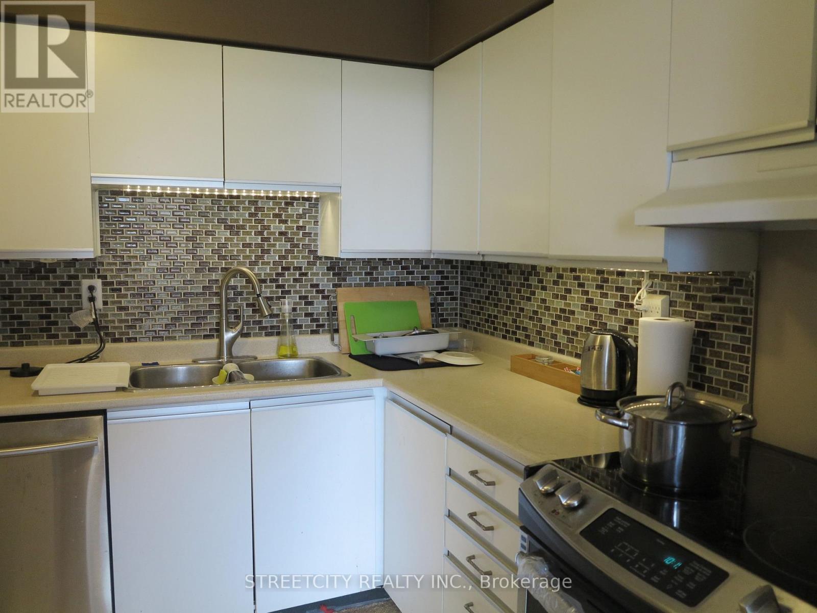 610 - 127 Belmont Drive, London South, Ontario  N6J 4J7 - Photo 8 - X12989762