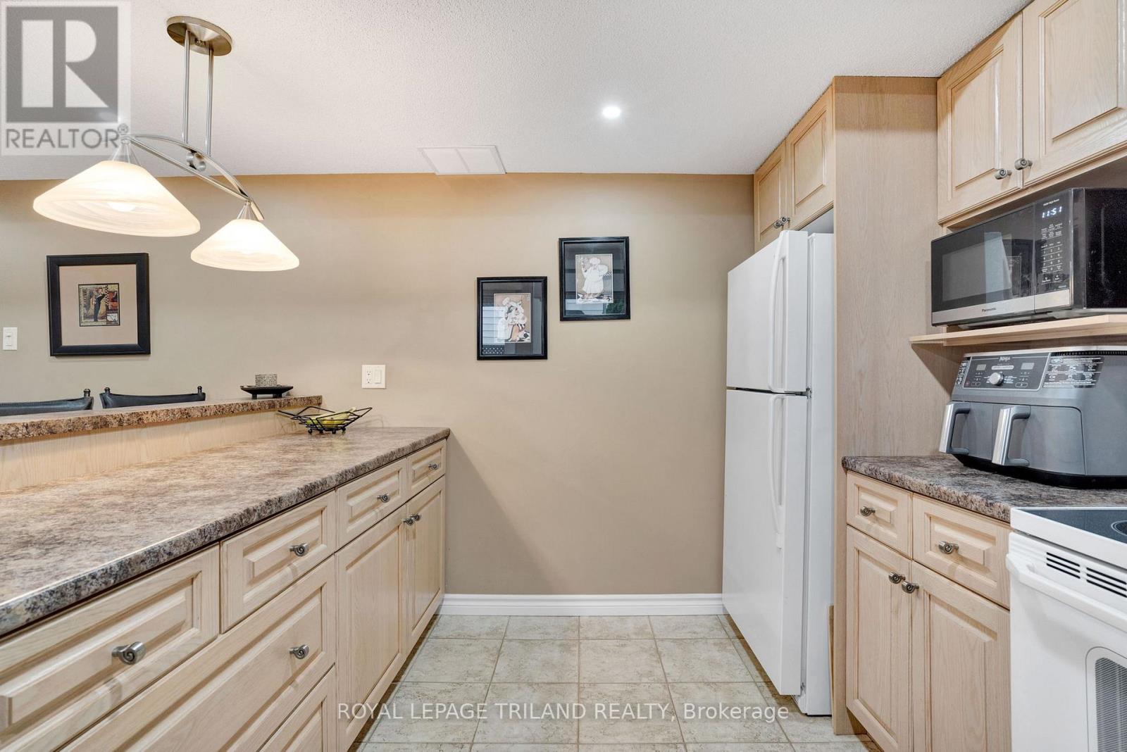 31 Edgehill Road, London North, Ontario  N6G 2T2 - Photo 22 - X12989836