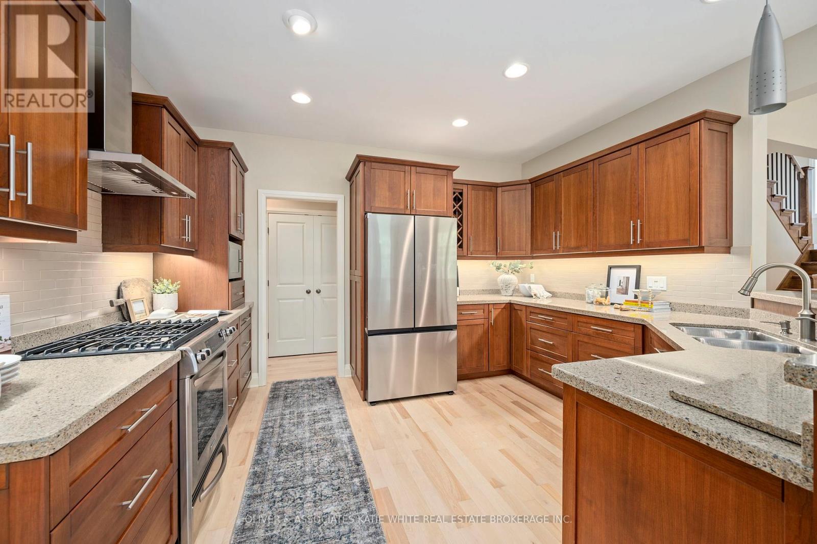 2246 Ladyslipper Crescent, London South, Ontario  N6K 0A5 - Photo 11 - X12989852