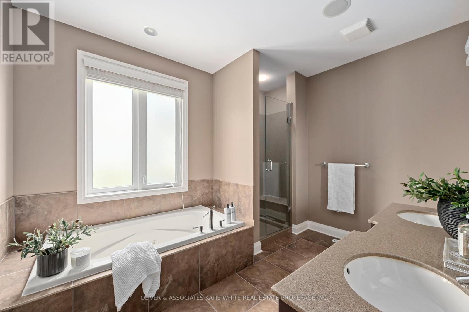 2246 Ladyslipper Crescent, London South, Ontario  N6K 0A5 - Photo 18 - X12989852