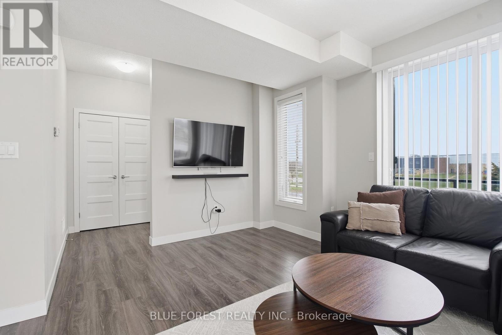 933 Sarnia Road, London North, Ontario  N6H 0J7 - Photo 11 - X12989896