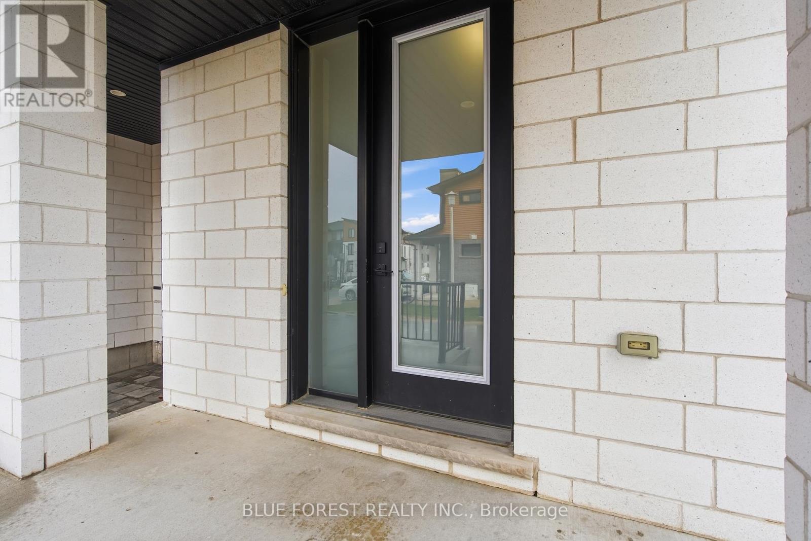 933 Sarnia Road, London North, Ontario  N6H 0J7 - Photo 5 - X12989896