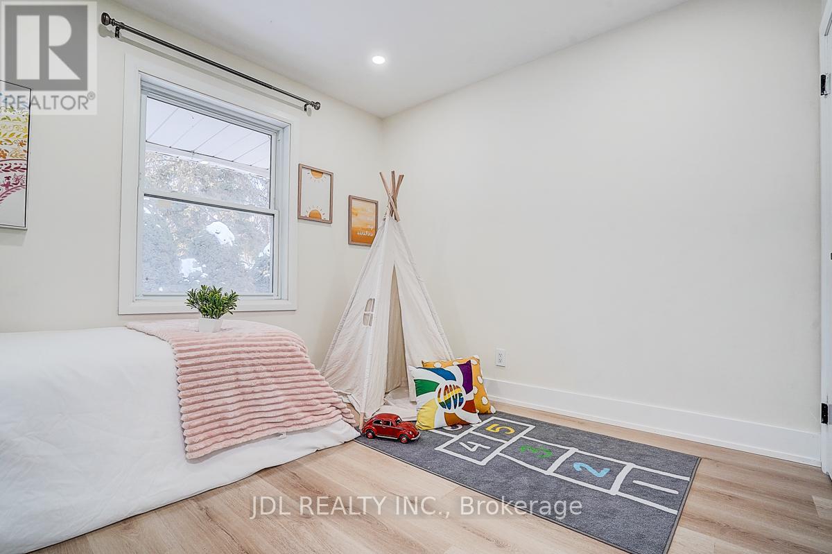 15 Crossburn Drive, Toronto, Ontario  M3B 2Z3 - Photo 30 - C12989534