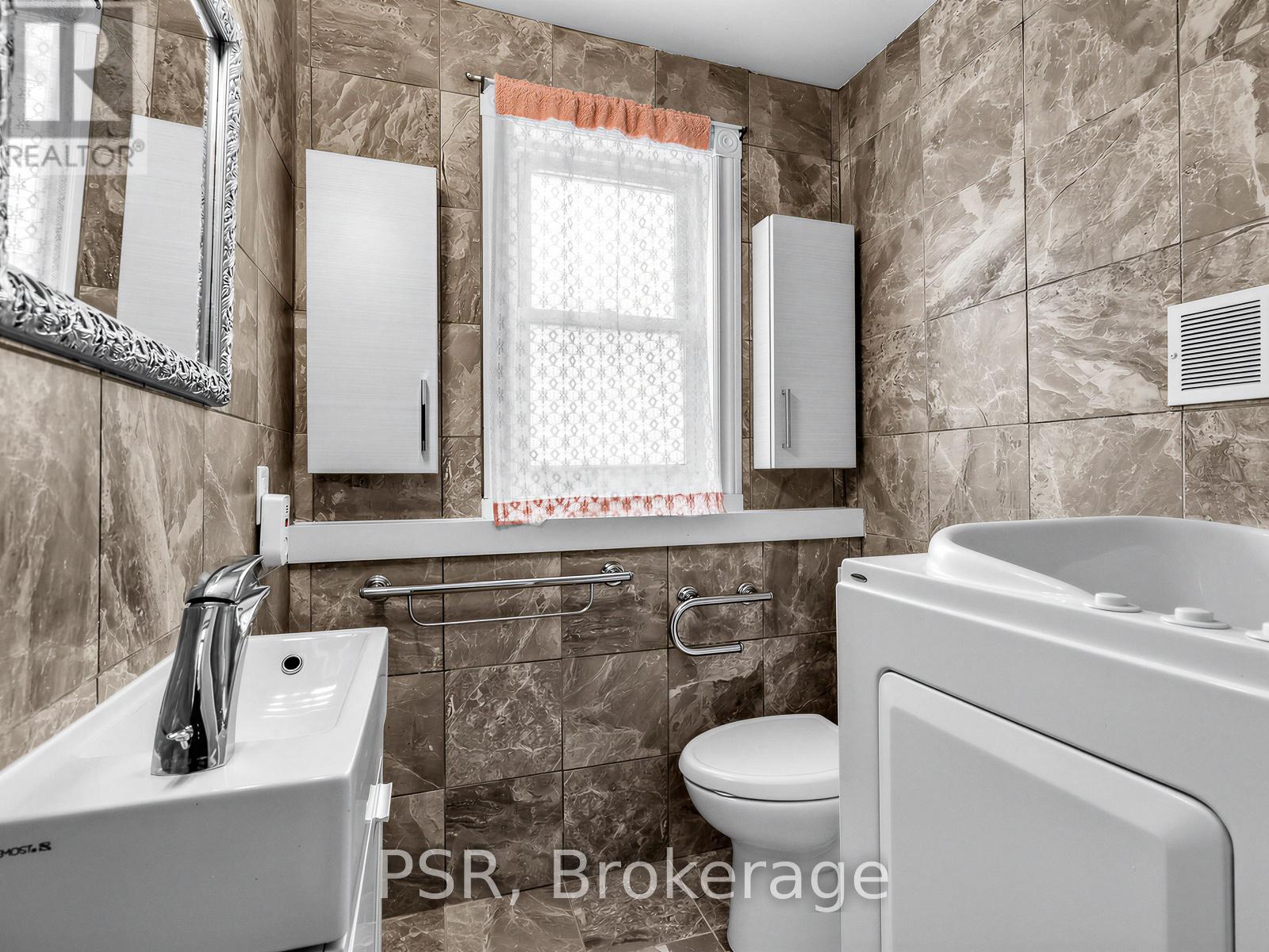 459 Manor Road E, Toronto, Ontario  M4S 1T3 - Photo 15 - C12989566