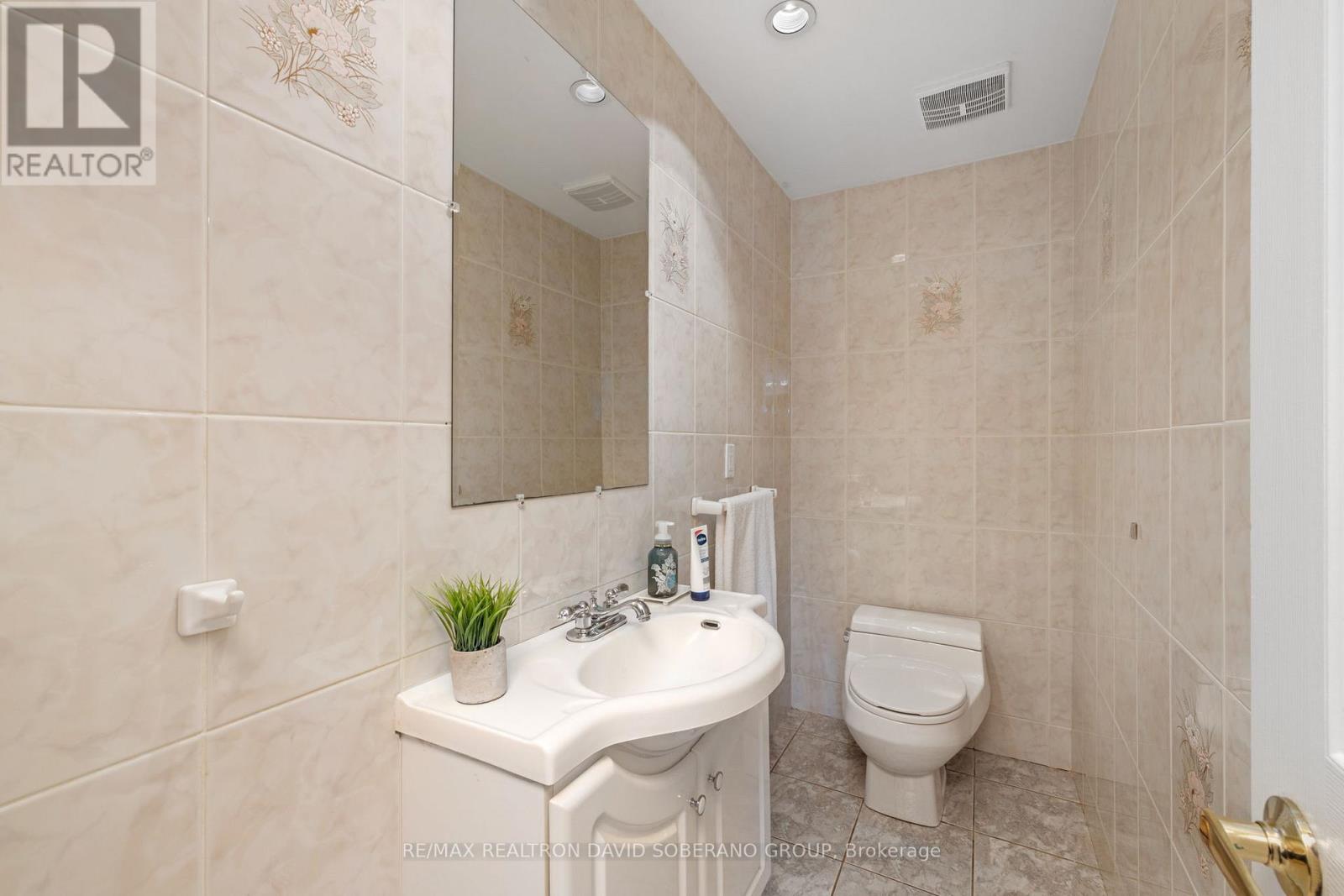 168 Clanton Park Road, Toronto, Ontario  M3H 2E7 - Photo 17 - C12989634