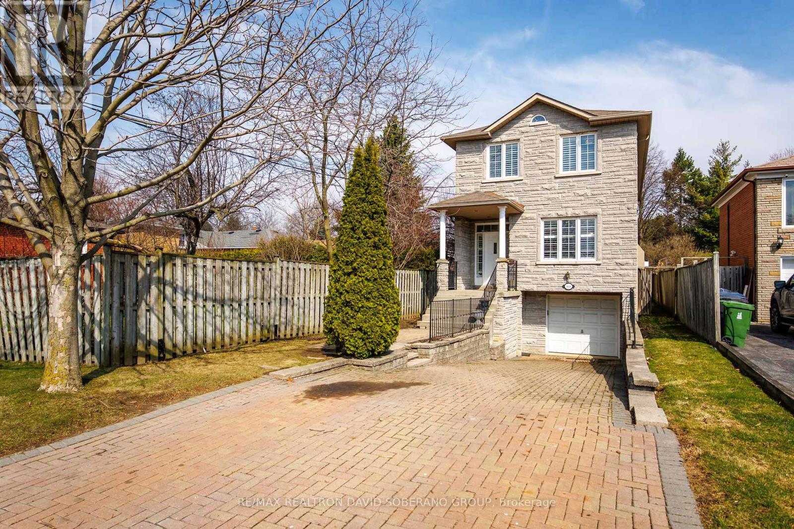 168 Clanton Park Road, Toronto, Ontario  M3H 2E7 - Photo 2 - C12989634
