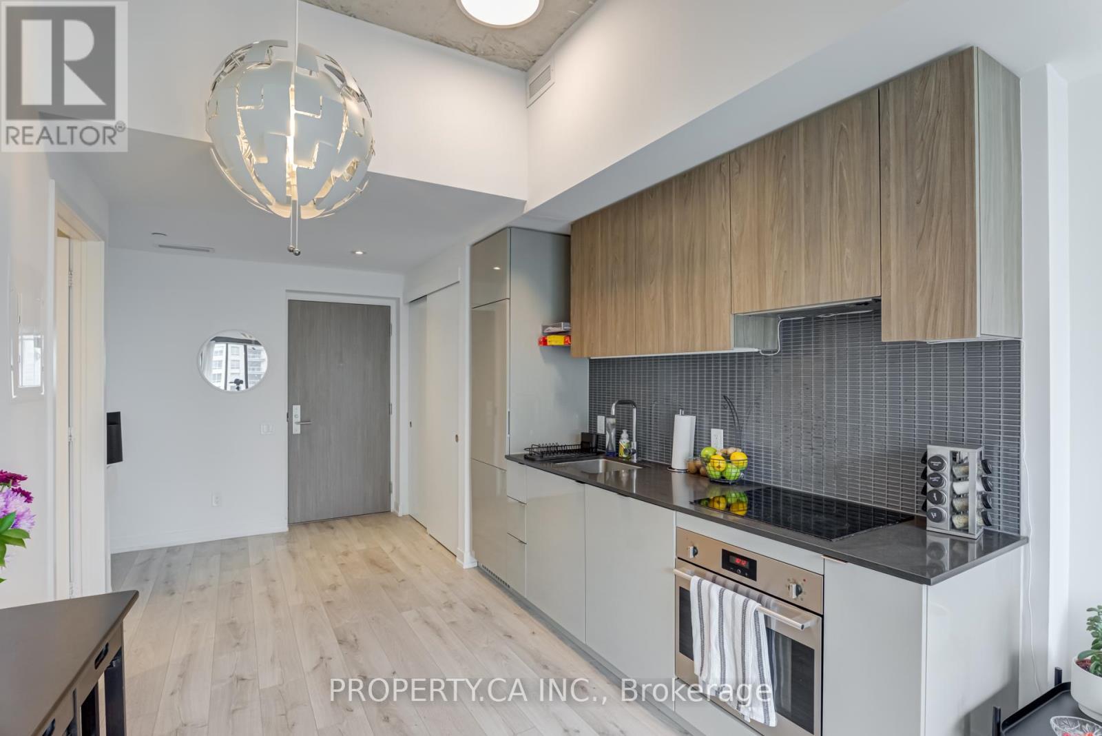 717 - 161 Roehampton Avenue, Toronto, Ontario  M4P 0C8 - Photo 14 - C12989654