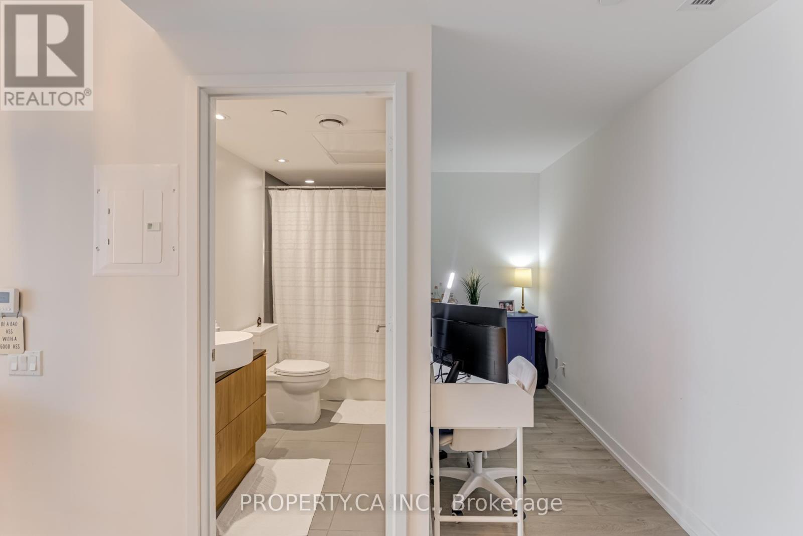 717 - 161 Roehampton Avenue, Toronto, Ontario  M4P 0C8 - Photo 22 - C12989654