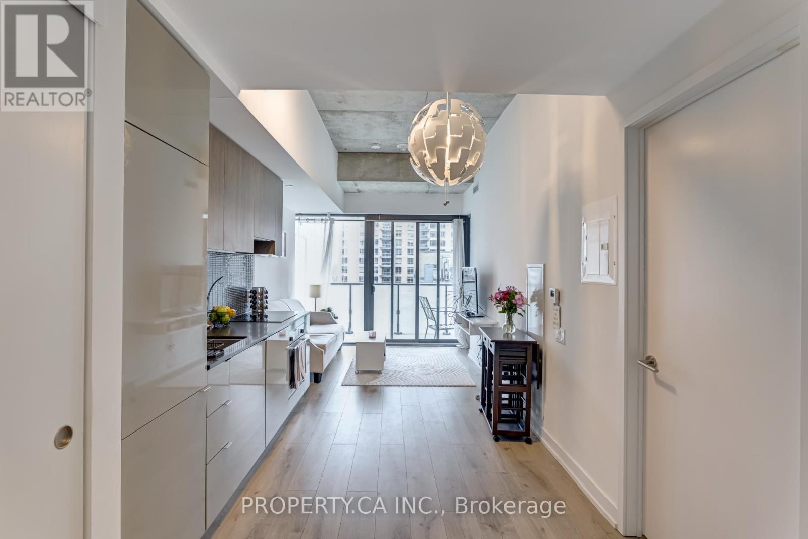 717 - 161 Roehampton Avenue, Toronto, Ontario  M4P 0C8 - Photo 6 - C12989654