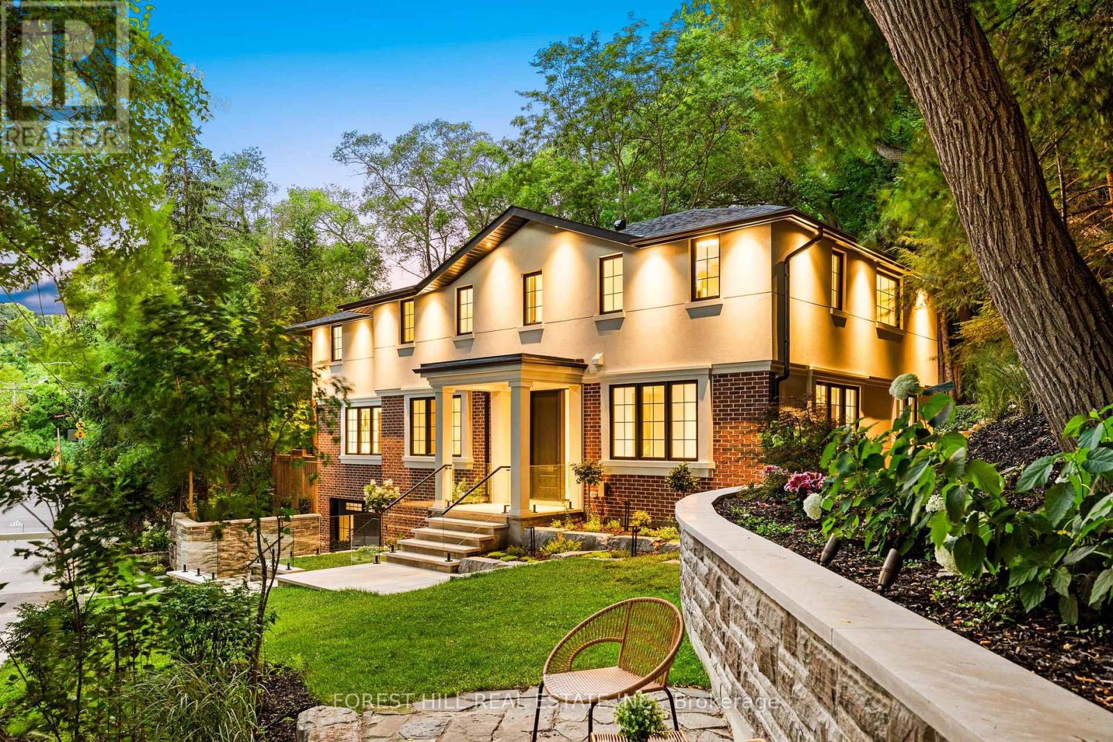 52 Roxborough Drive, Toronto, Ontario  M4W 1X1 - Photo 4 - C12989656