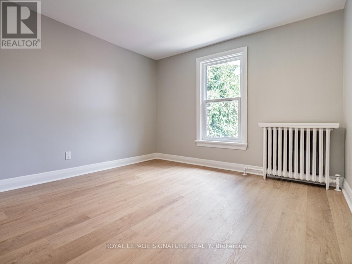 Upper - 229 Winona Drive, Toronto, Ontario  M6C 3S4 - Photo 14 - C12989692