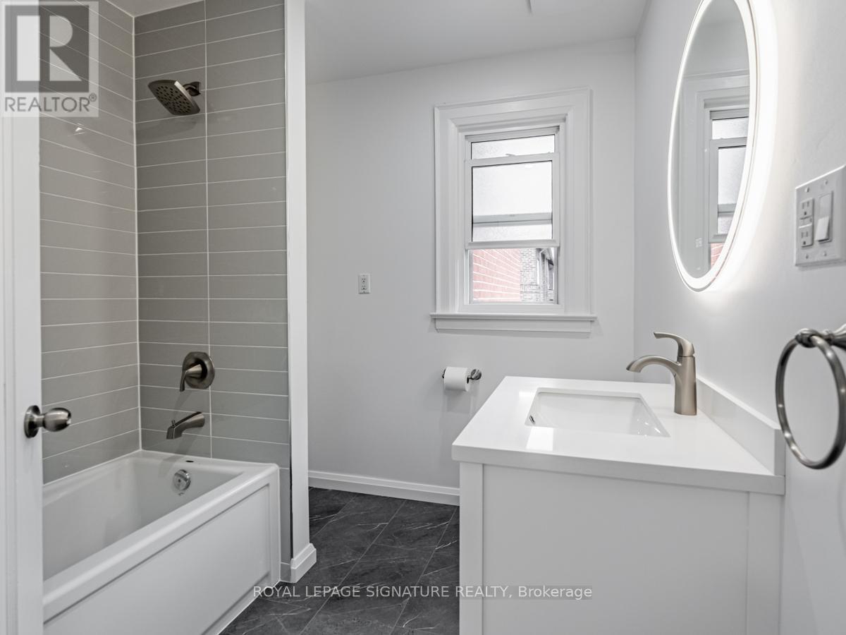 Upper - 229 Winona Drive, Toronto, Ontario  M6C 3S4 - Photo 16 - C12989692