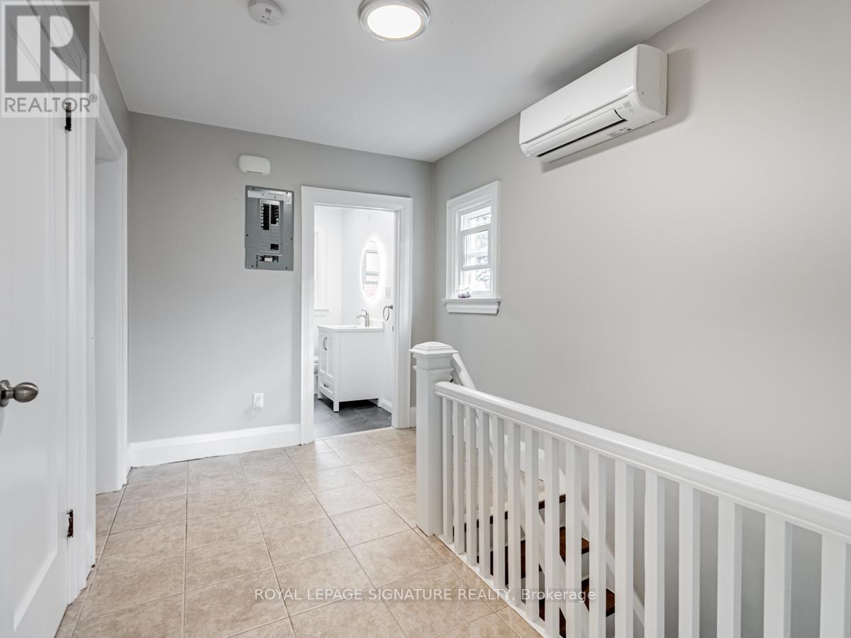 Upper - 229 Winona Drive, Toronto, Ontario  M6C 3S4 - Photo 17 - C12989692