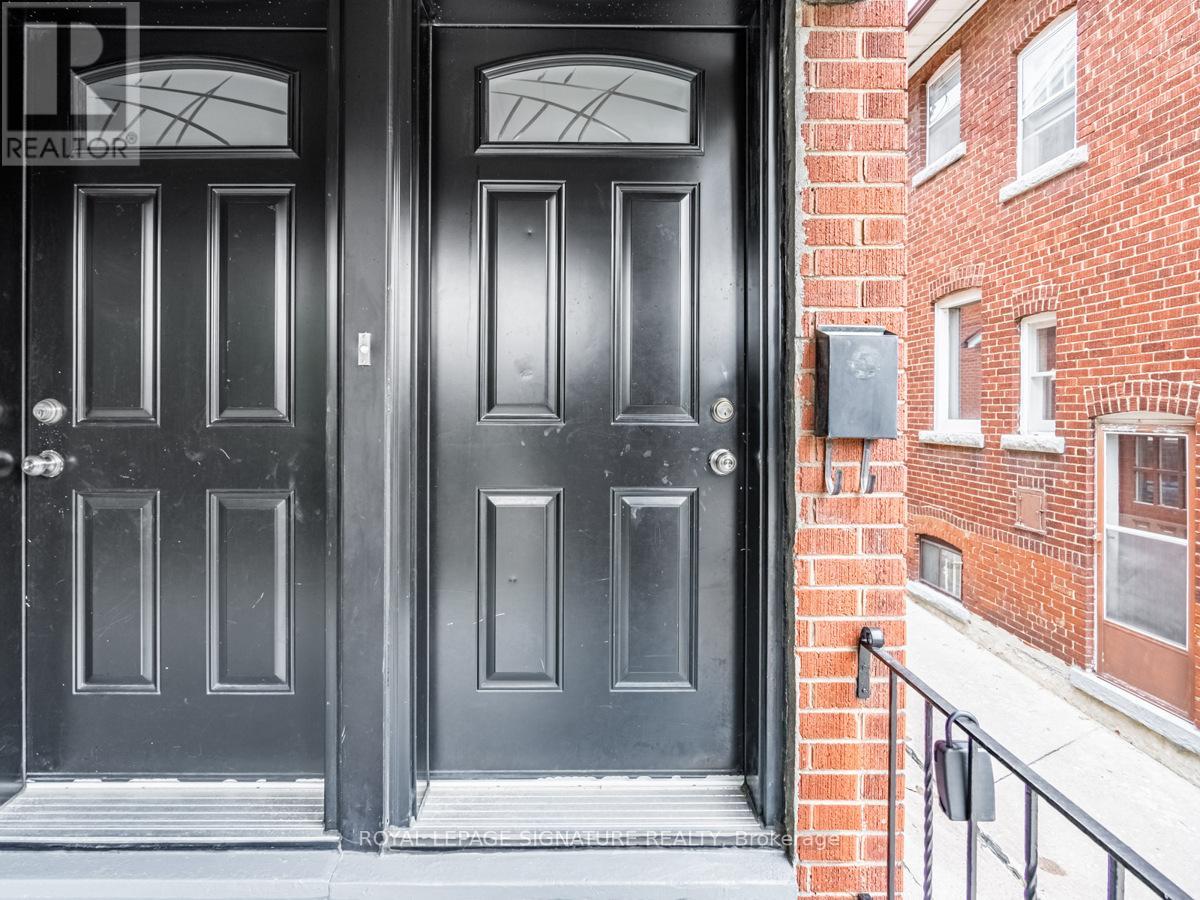 Upper - 229 Winona Drive, Toronto, Ontario  M6C 3S4 - Photo 4 - C12989692