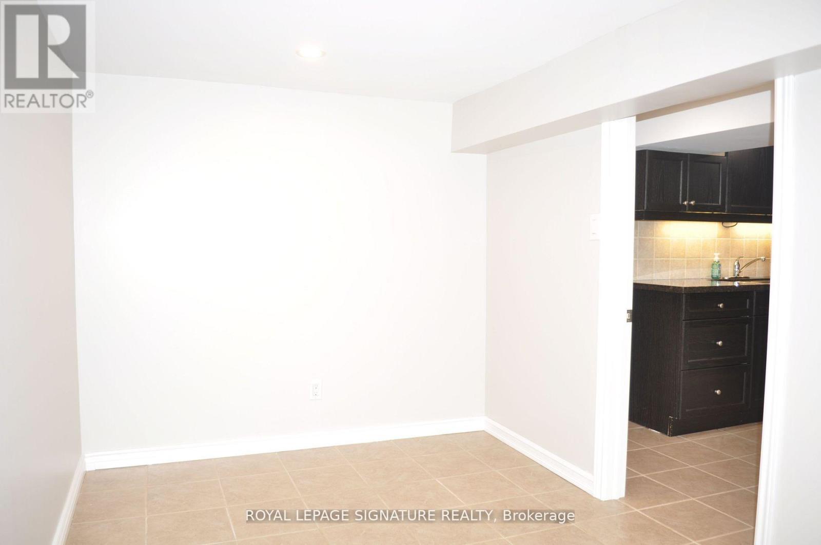 Lower - 229 Winona Drive, Toronto, Ontario  M6C 3S4 - Photo 11 - C12989700