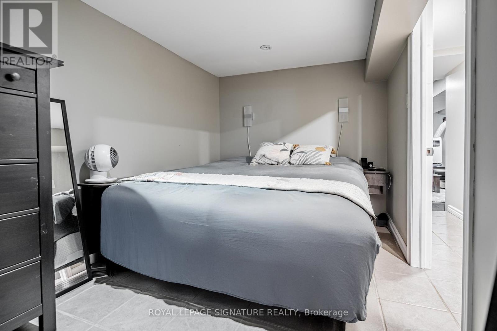 Lower - 229 Winona Drive, Toronto, Ontario  M6C 3S4 - Photo 13 - C12989700